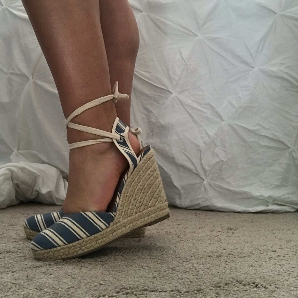 Blue and cream wedges